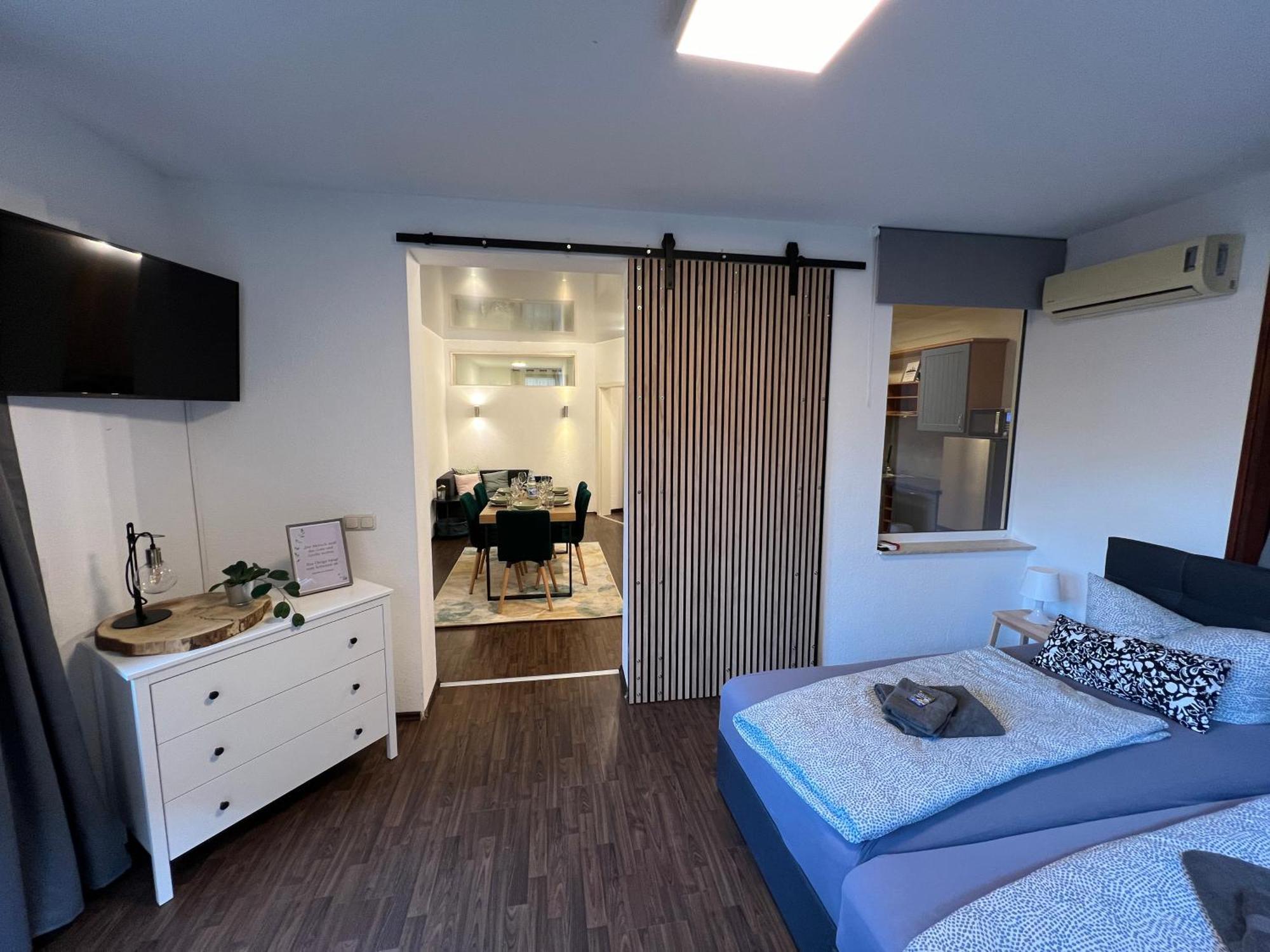 Apartment Humboldt 3 Schlafzimmer,Wifi, Netflix Parken, Terrasse, Klimatisiert, Naehe Zentrum Jena Exterior photo